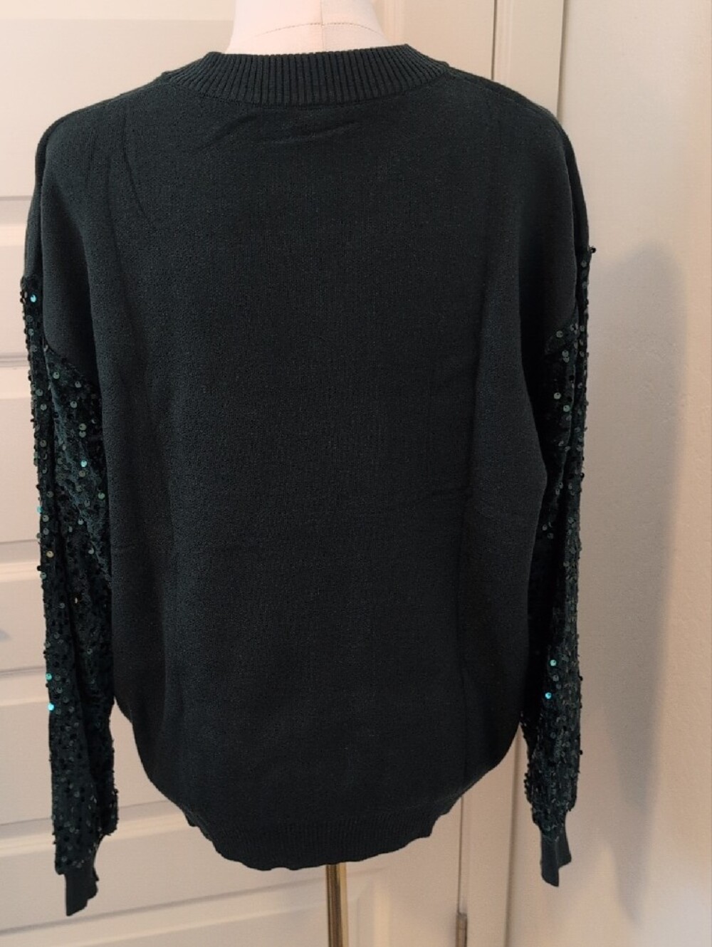 Christmas Sweater Merry Sequin Sleeve Mixed Media Crewneck Green and Red NWOT - Picture 7 of 14